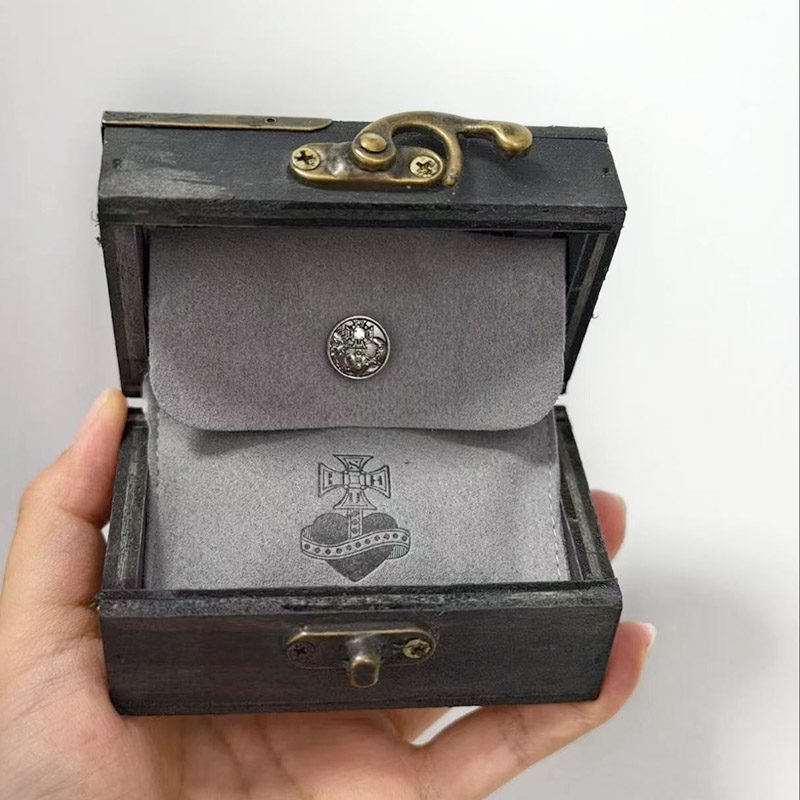 Brown retro wooden trinket box with lid small jewelry storage case
