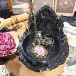 Gothic Cathedral Arch Trinket Dish – Black Resin Jewelry Tray (5.1 x 3.5 in)